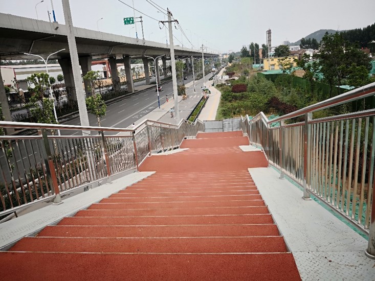 �����й�ҵ��·����·�������������ڲ�888��������